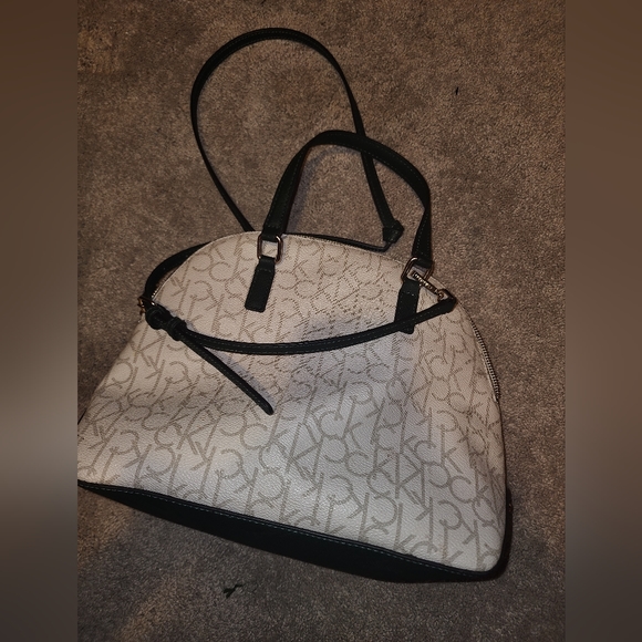 Kelvin Klein Purse - Picture 3 of 3